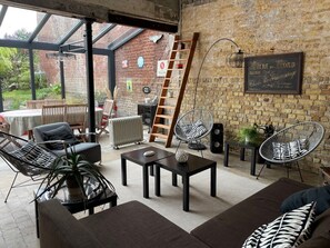 Exterior - Le Cercle de Malines (Calais)