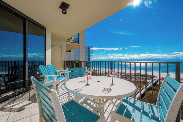 Outdoor dining - Dream 3BR Condo - Phoenix VIII 8701 (Orange Beach)