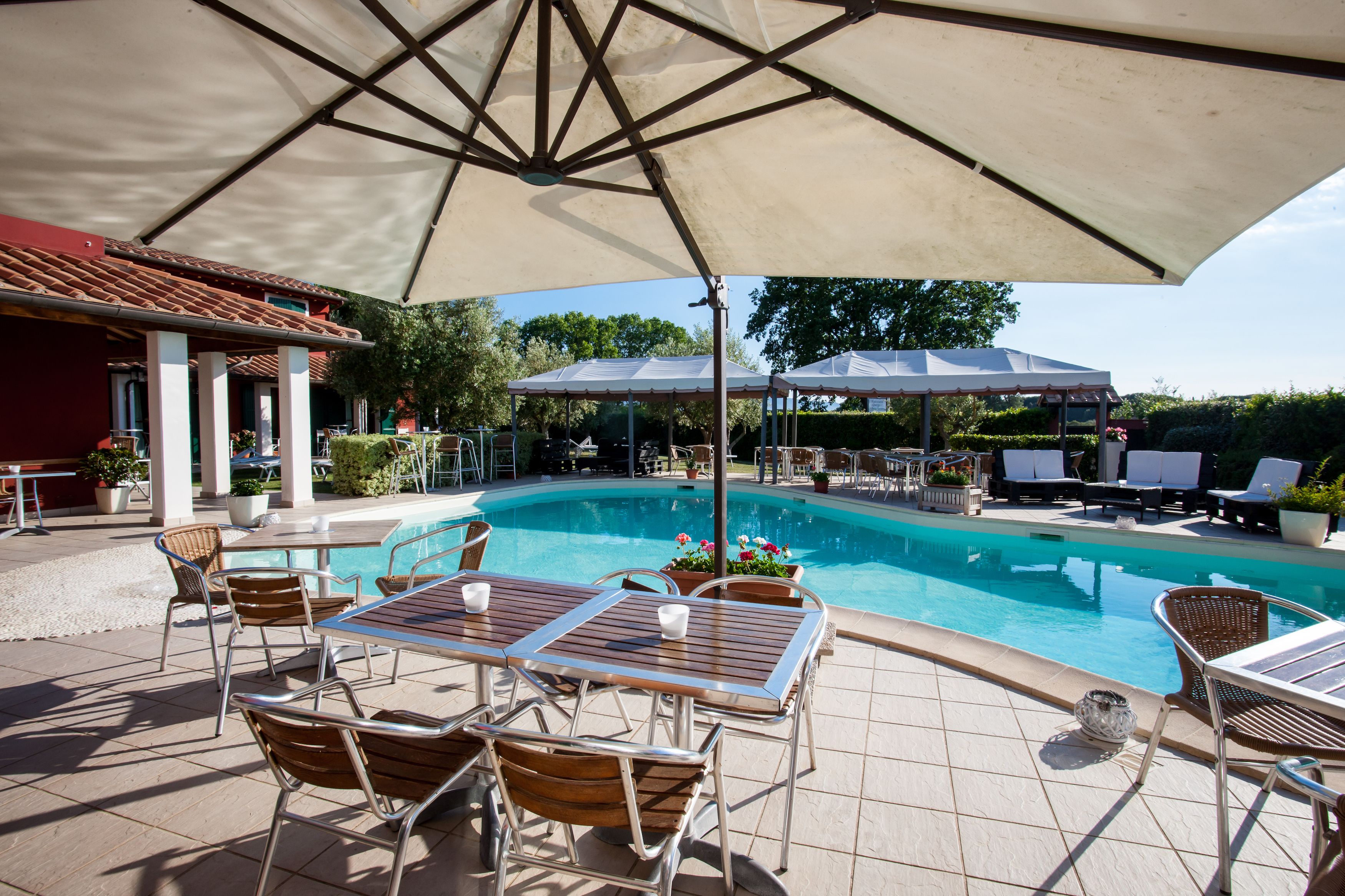 Bar accanto alla piscina