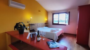 Dobbelt- eller tomannsrom – superior | Dundyner, minibar, safe på rommet og skrivebord