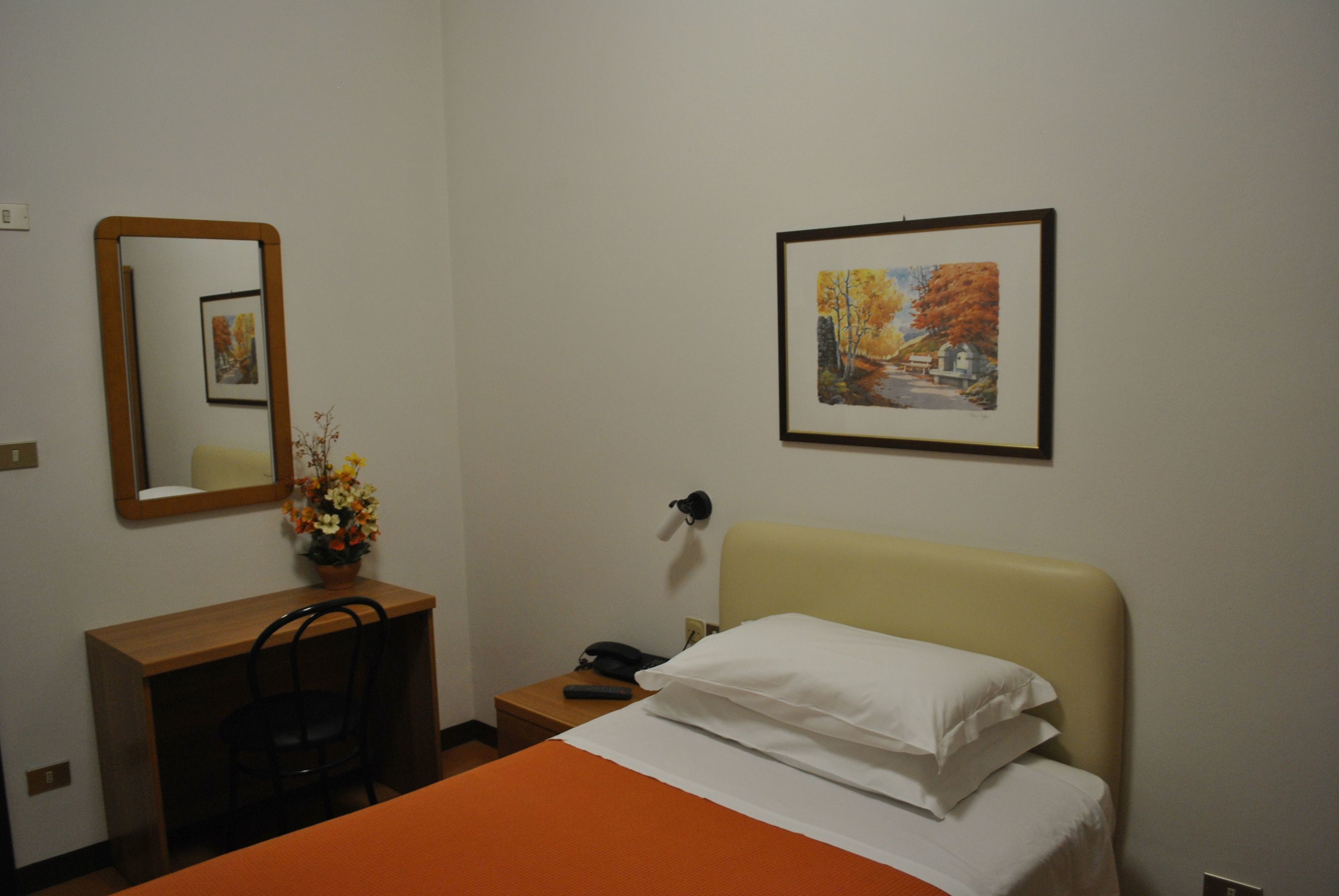 single room | desk, blackout curtains, free cots/infant beds, rollaway beds