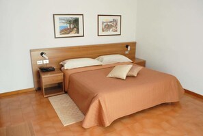 Doppel- oder Zweibettzimmer