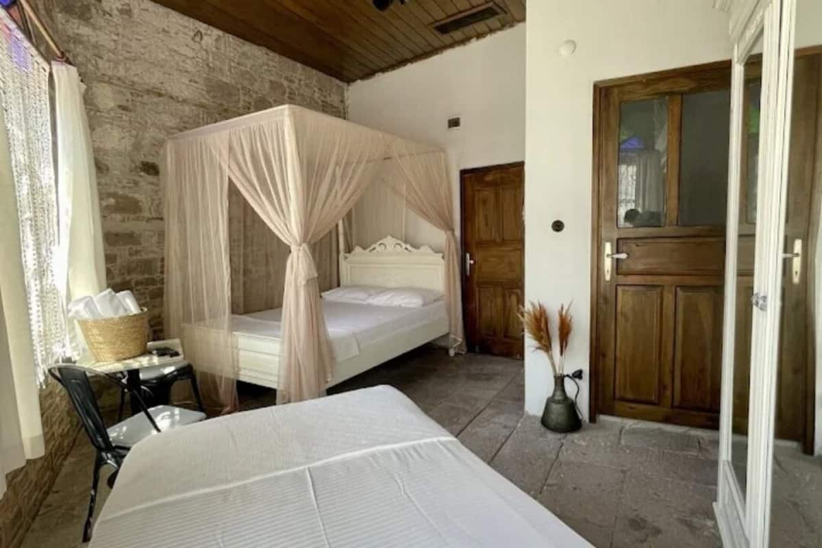 triple room | individually decorated, individually furnished, free wifi, bed sheets