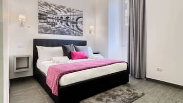 Zimmersafe, Schreibtisch, schallisolierte Zimmer, Bügeleisen/Bügelbrett