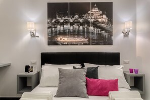 In-room safe, desk, soundproofing, iron/ironing board - Room91 S.Peter (Rome)