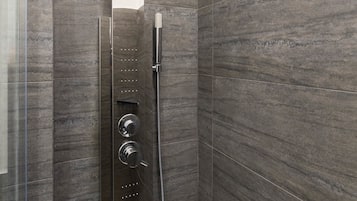 Douche de la salle de bain