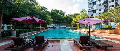 Kolam renang outdoor