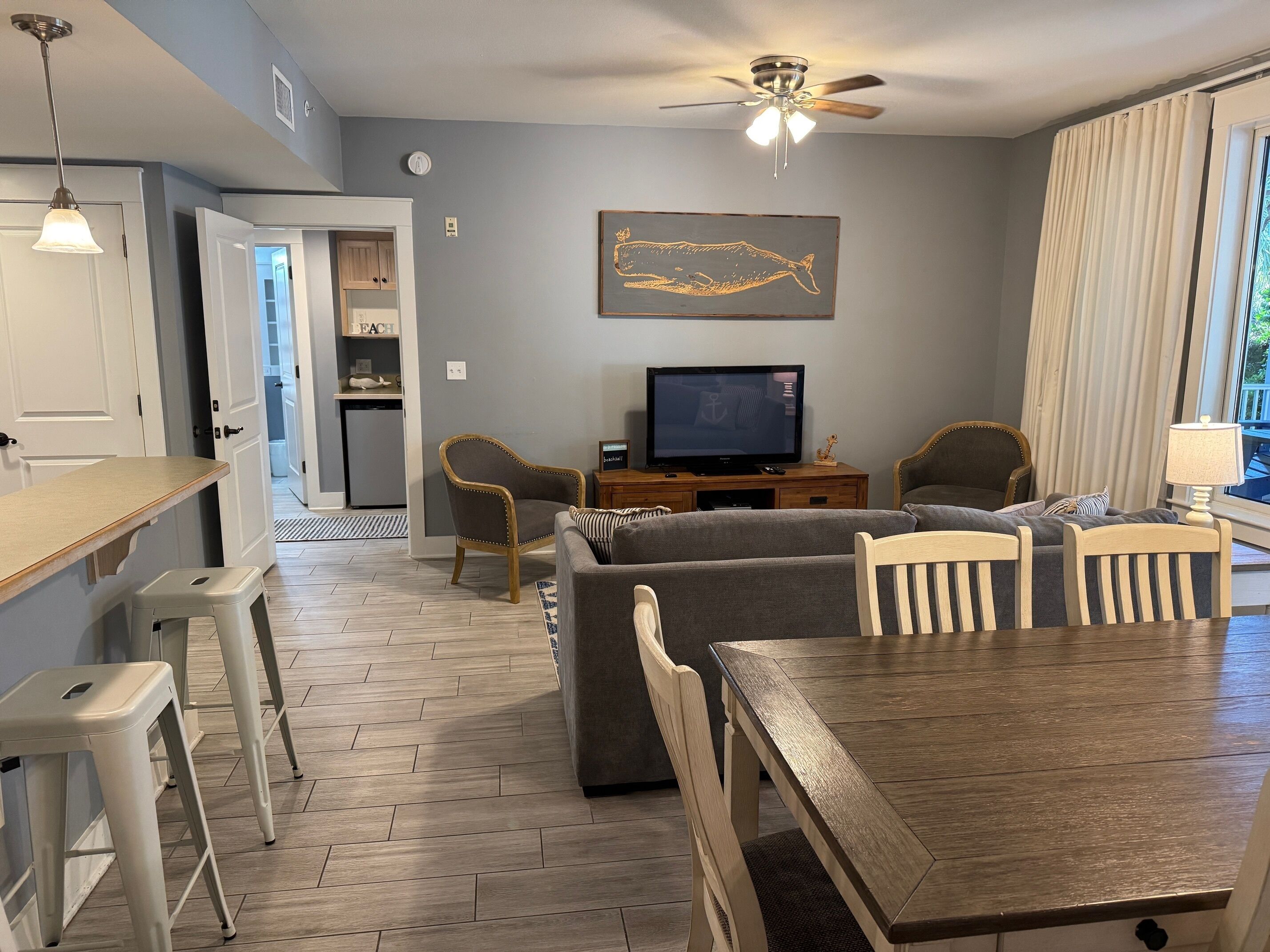 Smart TV, fireplace, DVD player, video library