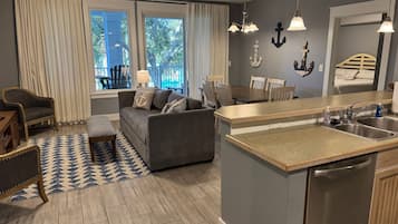 TV connectée, cheminée, lecteur de DVD, vidéothÚque