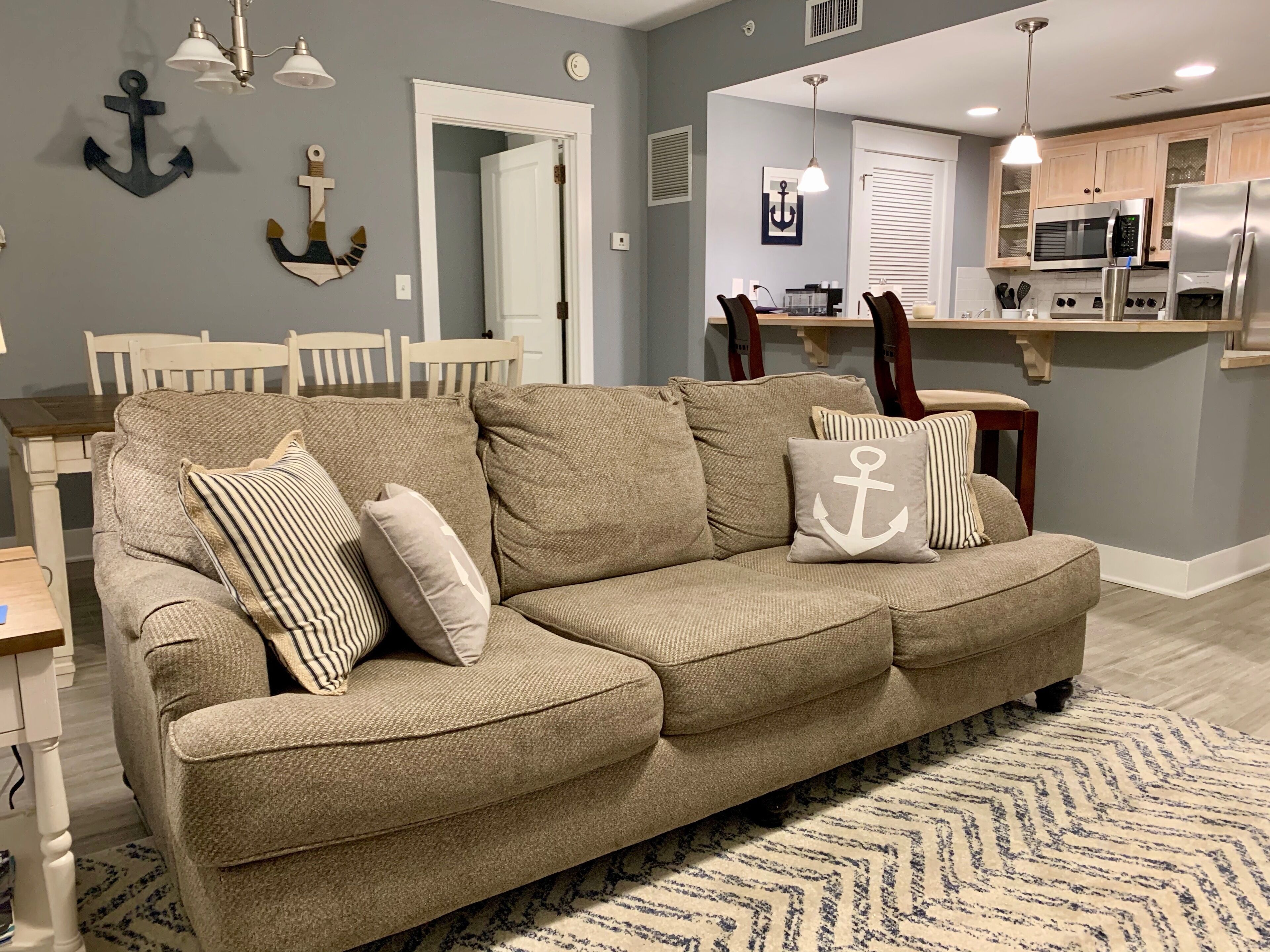 Condo in Pilot House - Steps From Baytowne Wharf - w/ 6-Seater Golf Cart 