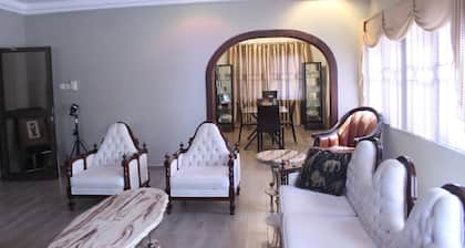 Rose Leat Elegant Bed & Breakfast