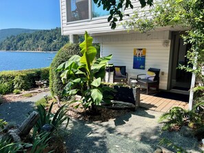 Property grounds - Maple Bay beachfront suite, just steps to your private beach patio (Duncan)