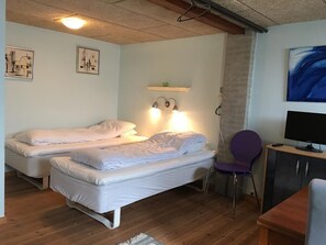 Double or Twin Room, Non Smoking, Shared Bathroom | Soundproofing, free WiFi, bed sheets - Bed and Breakfast Nybo Herning (Herning)