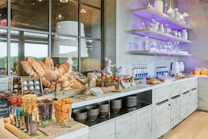 Free daily buffet breakfast