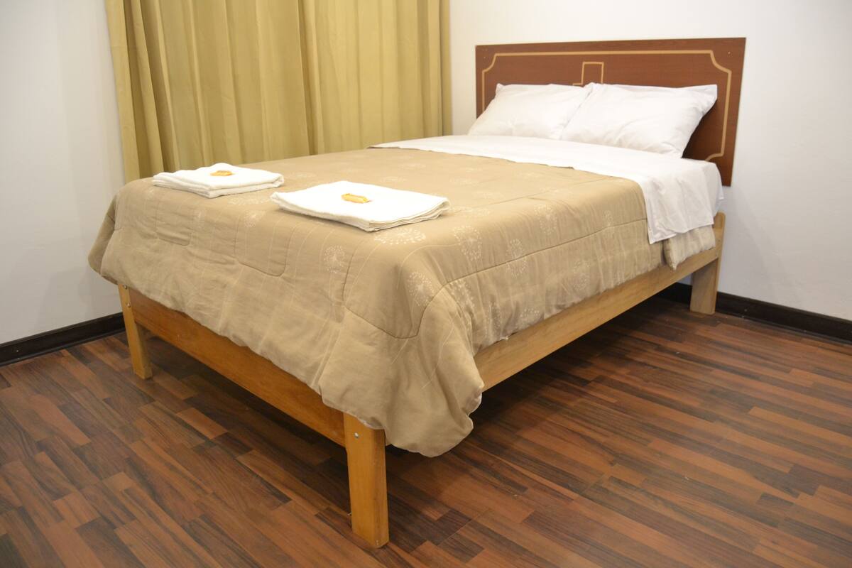 Wifi gratis y ropa de cama