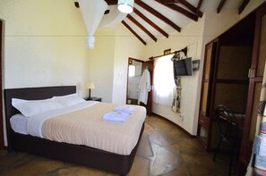 Superior Room | In-room safe, desk, soundproofing, iron/ironing board