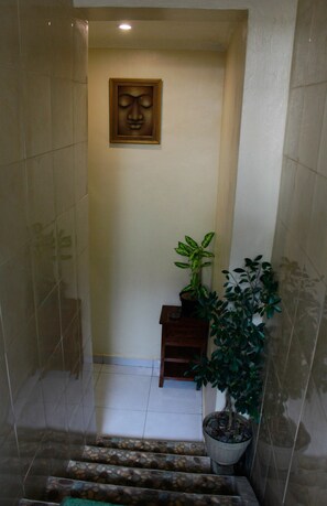 Staircase - Bali Manwarsa Guest House (Ubud)