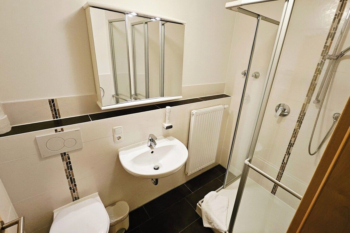 Bathroom | Free toiletries, hair dryer, towels, soap