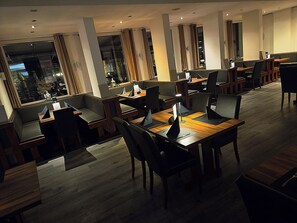 供应早餐和晚餐,地方菜