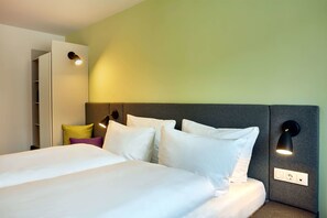 In-room safe, soundproofing, iron/ironing board, free WiFi