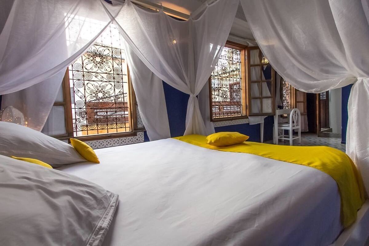 Premium bedding, in-room safe, individually decorated