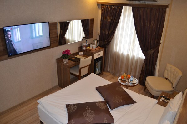 Standard Double Room, 1 Double Bed | Room amenity - Otel Le Grand (Adana)