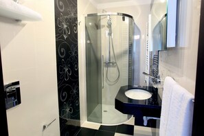 Bathroom - Ambiance Hotel (Bucharest)