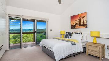 House, 4 Bedrooms | 4 bedrooms, iron/ironing board, cribs/infant beds, rollaway beds