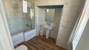 Shower - The Fairhaven Hotel (Weymouth)
