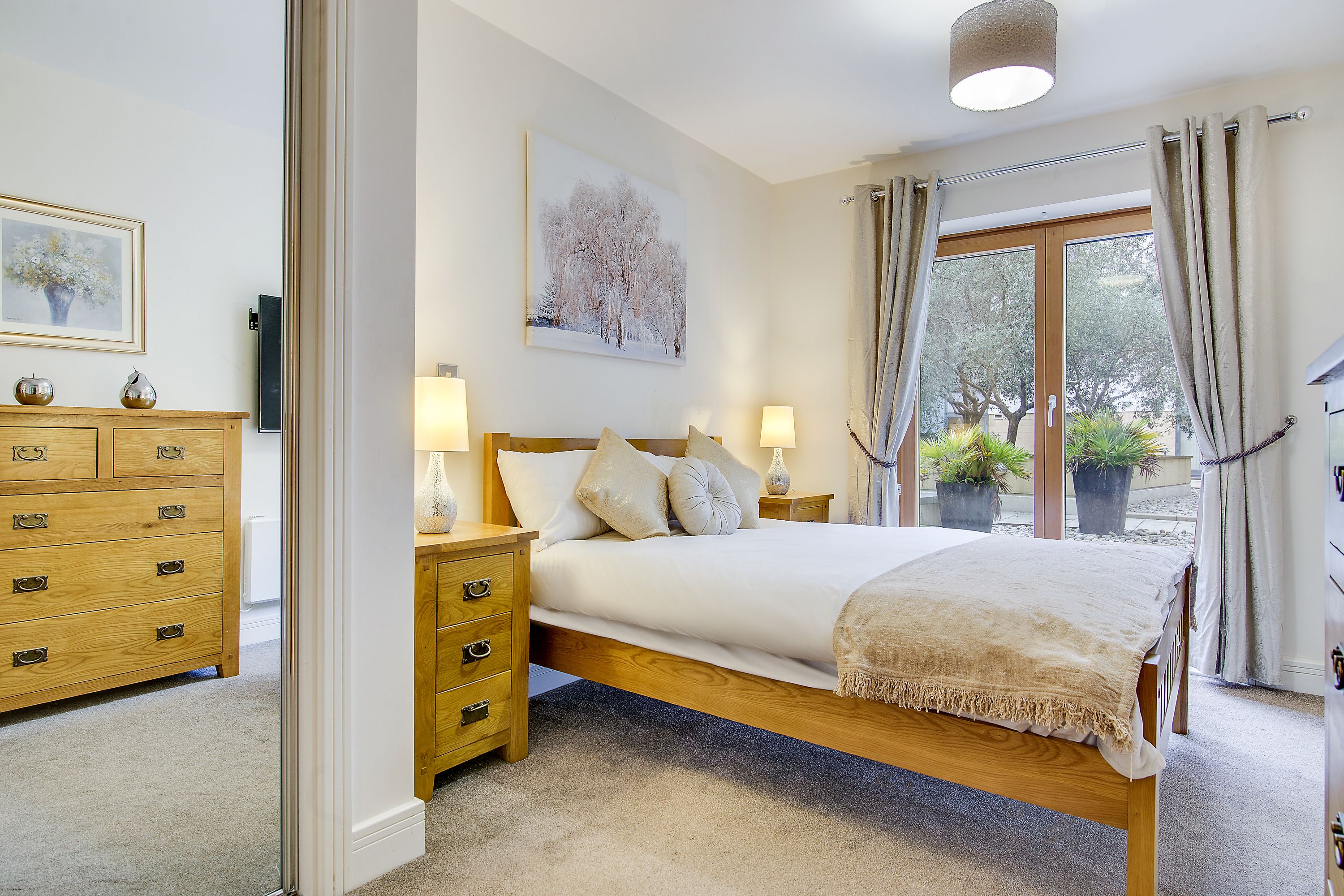 2 bedrooms, premium bedding, desk, iron/ironing board