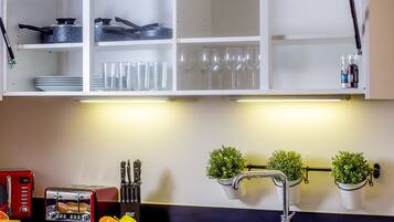 Apartment, 2 Bedrooms, Ensuite (The President ) | Private kitchen | Full-size fridge, microwave, oven, stovetop