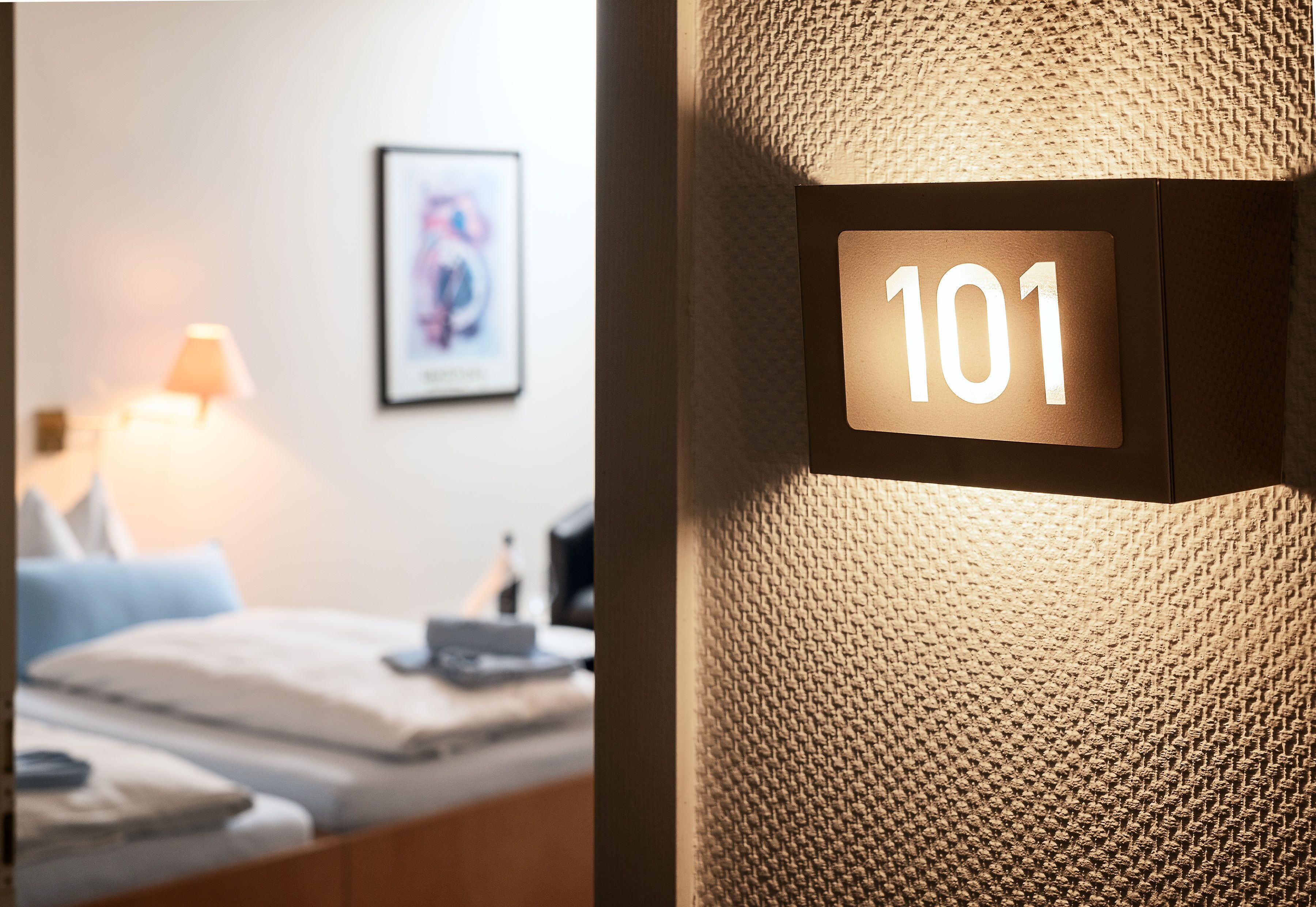 deluxe double room | in-room safe, desk, rollaway beds, free wifi