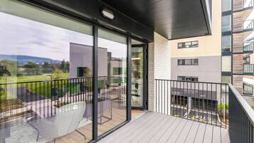 Apartamento estándar, 2 habitaciones | Terraza o patio