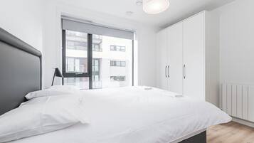 Standard Apartment, 2 Bedrooms | 1 bedroom, laptop workspace, iron/ironing board, free WiFi