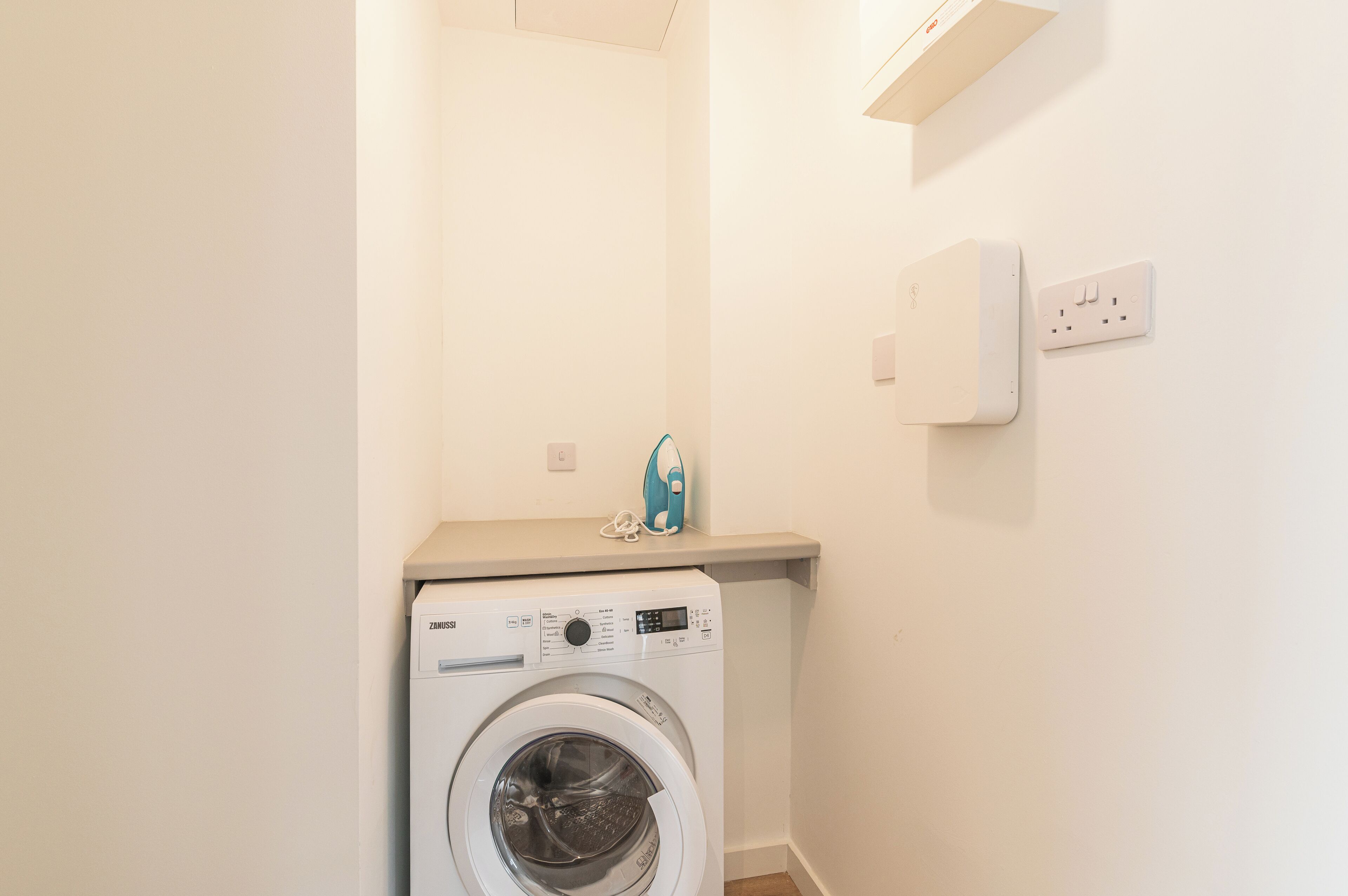 Standard Apartment, 2 Bedrooms | 1 bedroom, laptop workspace, iron/ironing board, free WiFi