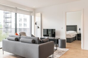 Standard Apartment, 2 Bedrooms | 1 bedroom, laptop workspace, iron/ironing board, free WiFi