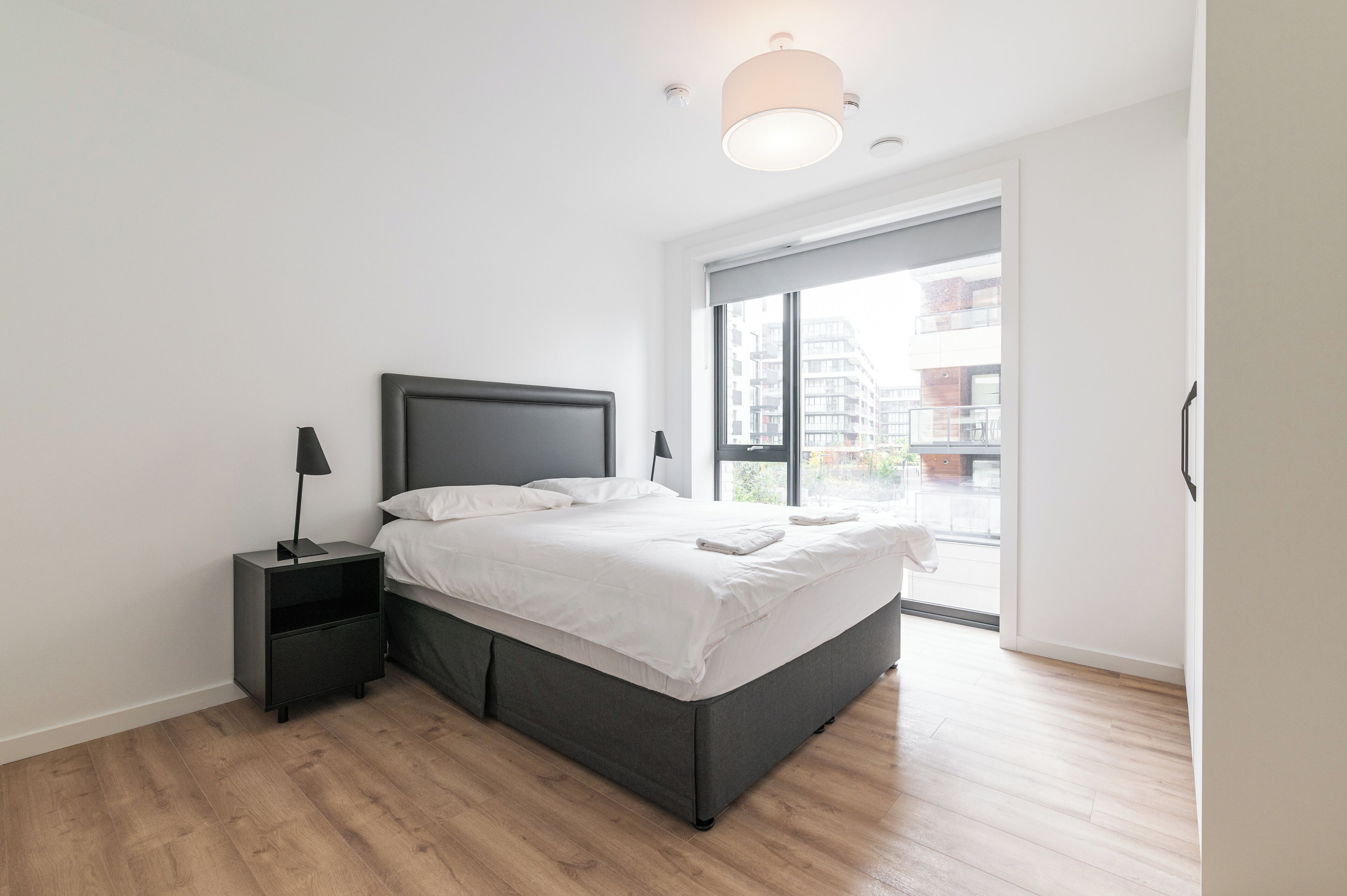 Apartamento estándar, 2 habitaciones | 1 dormitorio y espacio para trabajar con un portátil