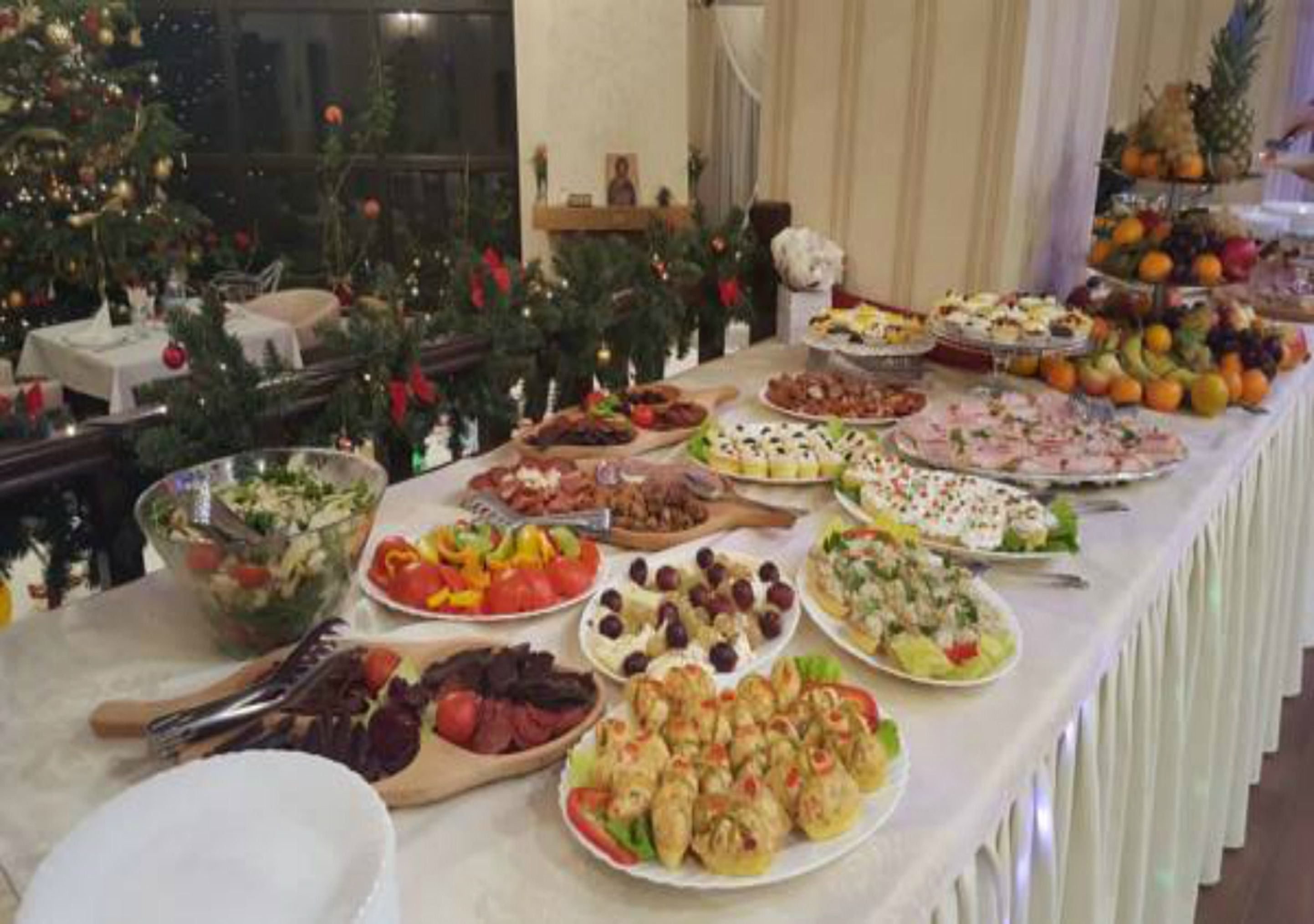 Café da manhã com buffet todos os dias (EUR 6.50 por pessoa) 