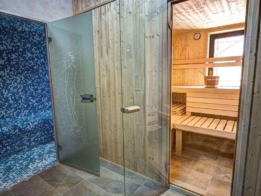 Sauna seca, sauna a vapor, salas de massagem/tratamento