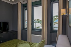 Deluxe Suite, Bay View, Sea Facing | 1 bedroom, premium bedding, minibar, in-room safe
