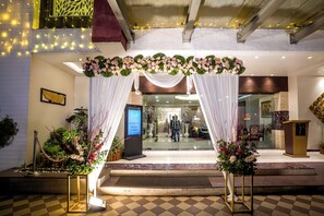 Vista frontal de la propiedad