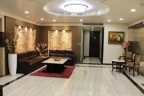 Interior - The Golden Apple (Lucknow)