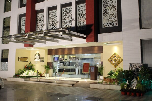 Property entrance - The Golden Apple (Lucknow)