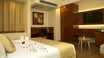 Premium bedding, in-room safe, desk, soundproofing