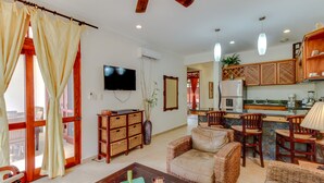 Comfort Apartment, 2 Bedrooms, Non Smoking, Beach View - La Paloma Blanca F1 (Jacó)