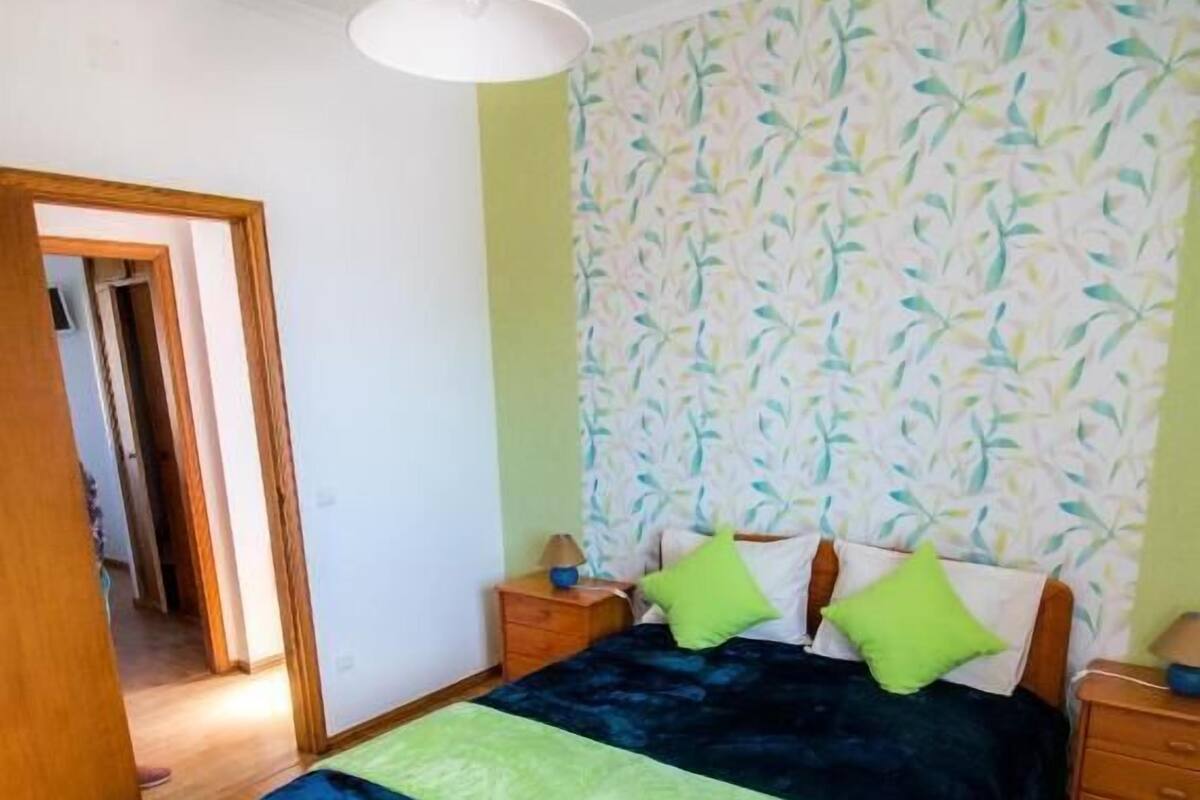 Blackout curtains, free cots/infant beds, free WiFi, bed sheets