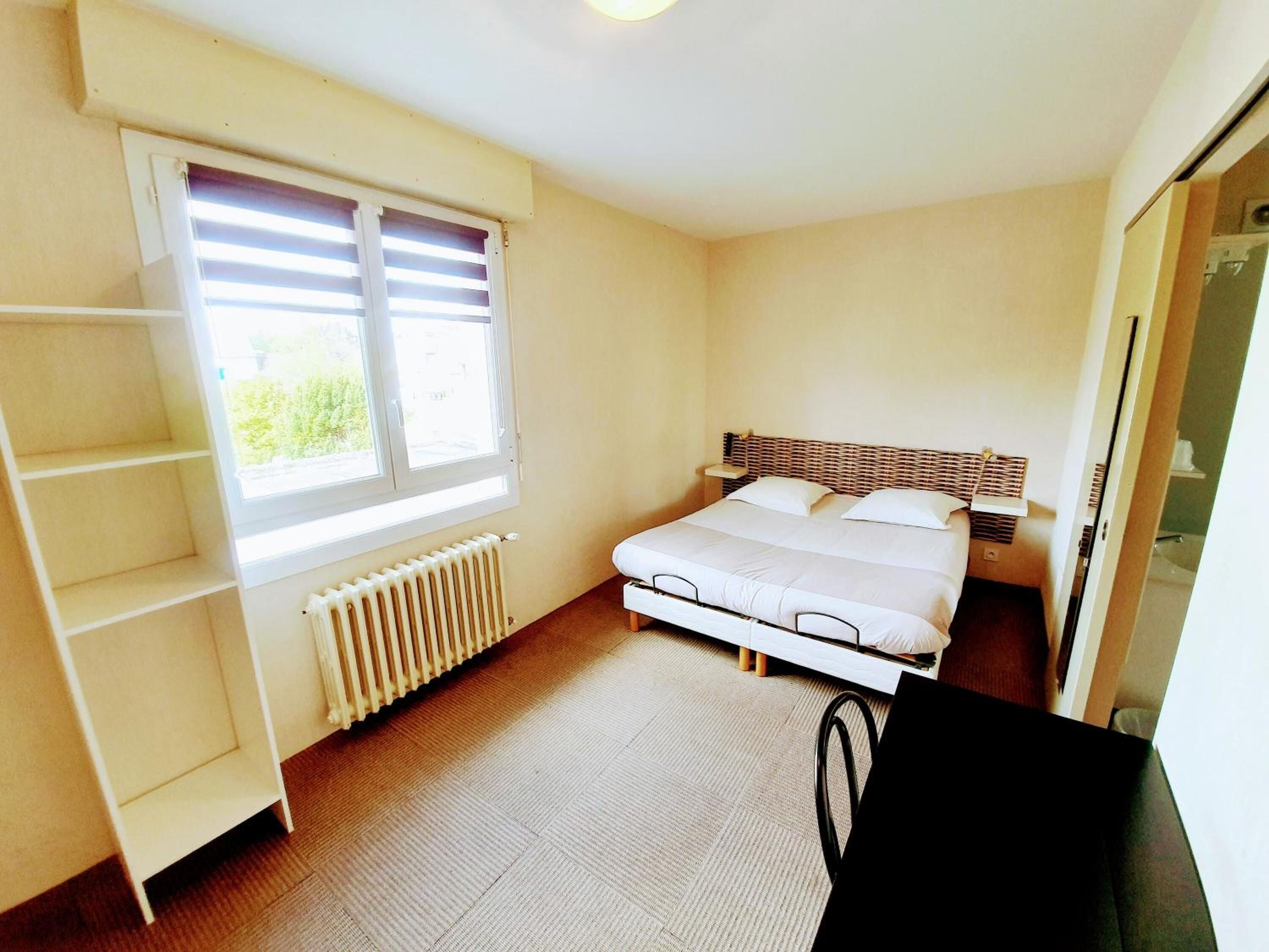 1 bedroom, desk, iron/ironing board, free wifi