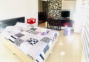 Premium bedding, iron/ironing board, free WiFi - Ozgen Suit (Çanakkale)