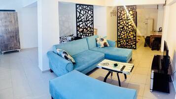 Premium bedding, iron/ironing board, free WiFi