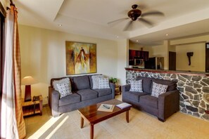 Comfort Apartment, 3 Bedrooms, Non Smoking, Beach View | Living room - Bahia Encantada I4 (Jacó)
